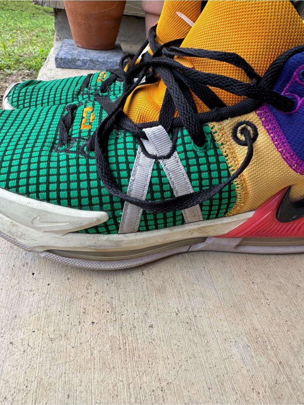 Nike Men Athletic Sneakers Multicolor Green Yellow Purple Black Red Witness 7 - Picture 7 of 11